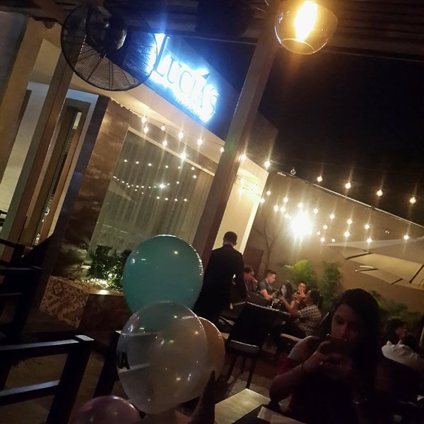 Foto diambil di Lucias Restaurant &amp; Terrace Bar oleh Dardo D. pada 10/6/2016