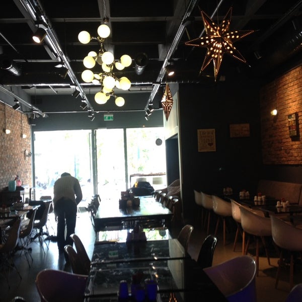 4/21/2014 tarihinde Akin Ç.ziyaretçi tarafından Maximus Restaurant &amp; Lounge Maslak'de çekilen fotoğraf