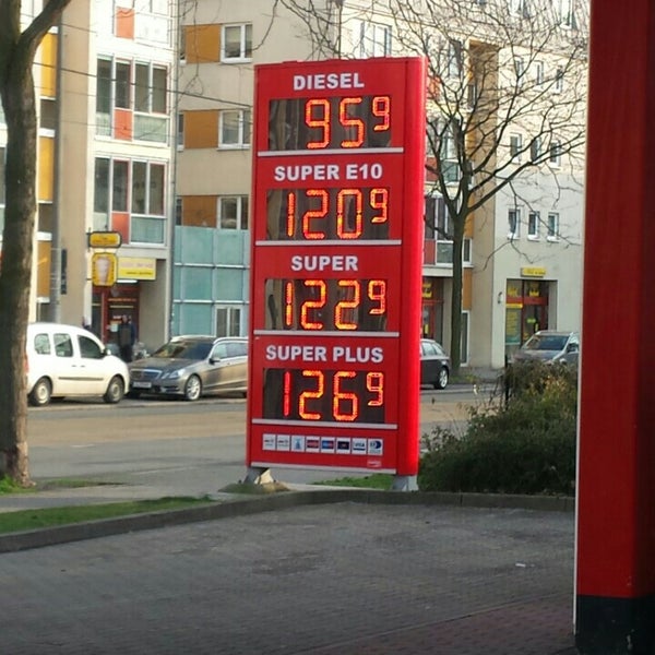 Foto scattata a Star-Tankstelle da Claudio H. il 1/16/2016