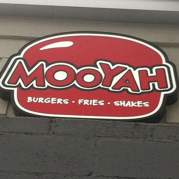 Photo taken at MOOYAH Burgers, Fries &amp; Shakes by Gwynne M. on 5/30/2014