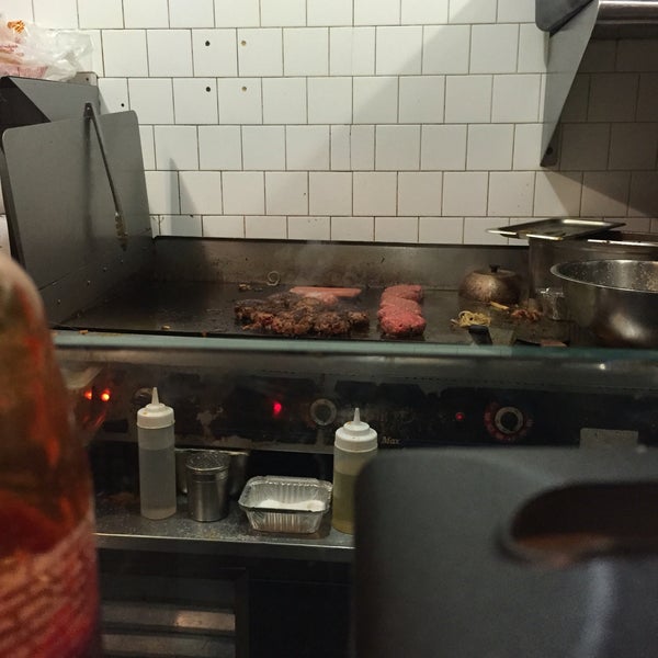 5/1/2016에 David H.님이 Mikey&#39;s Burger에서 찍은 사진
