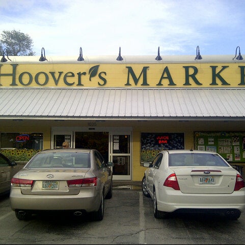Das Foto wurde bei Hoover&#39;s Market von Kimber Red C. am 5/21/2013 aufgenommen