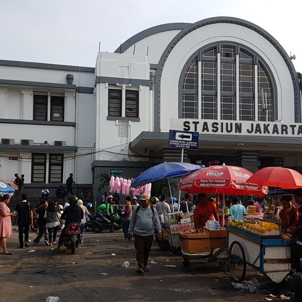 Photo taken at Stasiun Jakarta Kota by Eko B U. on 11/24/2019