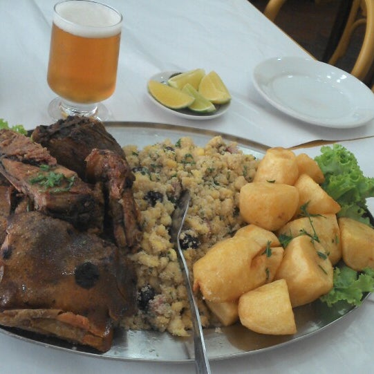 2/21/2014 tarihinde Henrique M.ziyaretçi tarafından Restaurante Escondidinho'de çekilen fotoğraf