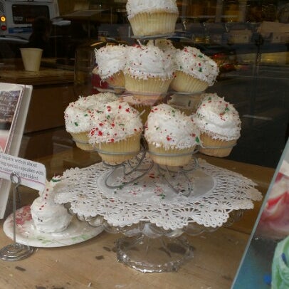 Foto tirada no(a) Buttercup Bake Shop por Chris T. em 12/22/2012