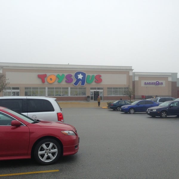 Photos at Toys"R"Us Willowbrook Langley, BC