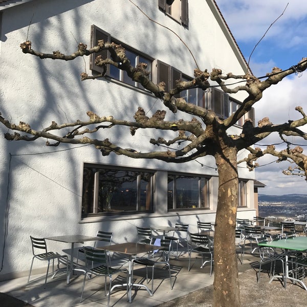 2/3/2017 tarihinde Connie R.ziyaretçi tarafından Restaurant Alter Tobelhof'de çekilen fotoğraf