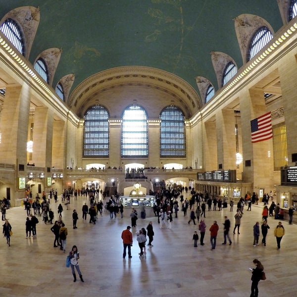 Photo taken at Grand Central Terminal by Carl V. on 4/12/2016