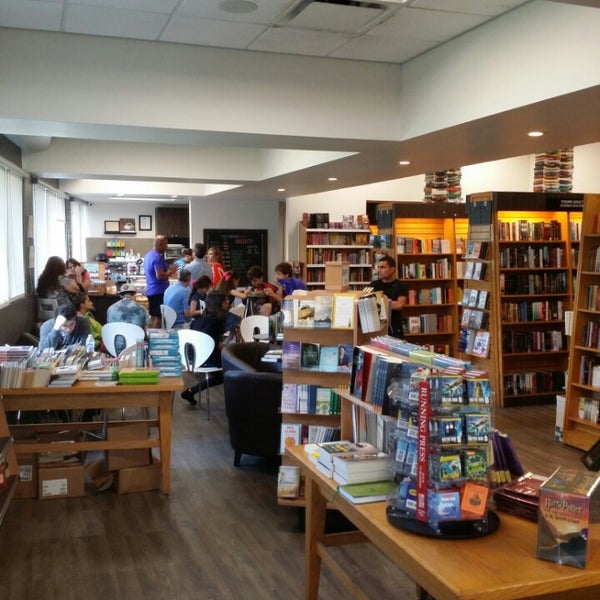 3/22/2015에 José Manuel P.님이 The Bookmark | Books · Gifts · Cafe에서 찍은 사진