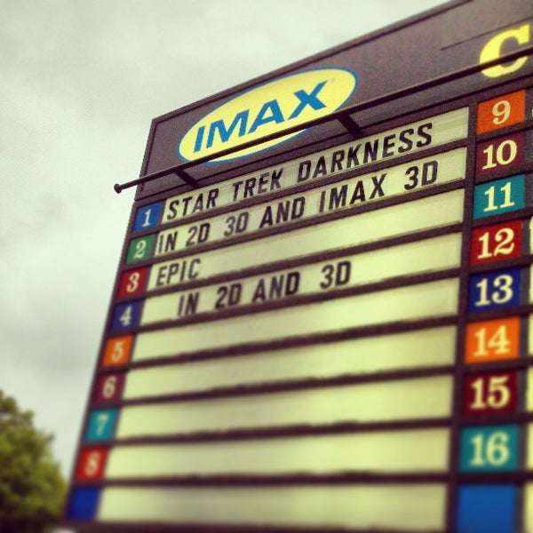 Cinemark Buckland Hills 18 + IMAX Кинотеатр в Manchester