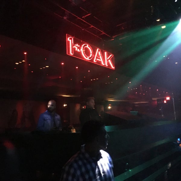 Foto scattata a 1 OAK Nightclub da Alan il 10/27/2016