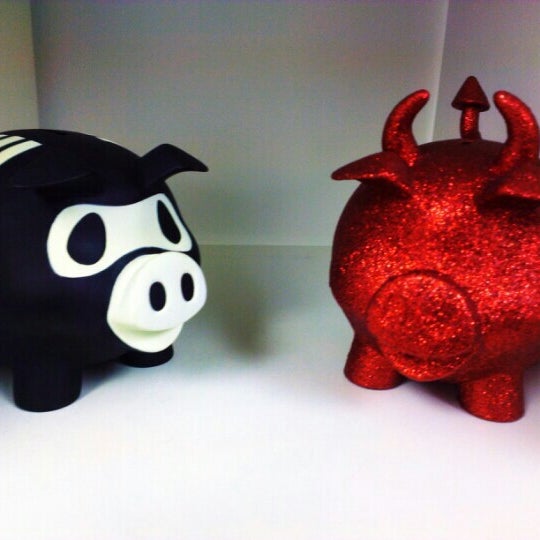 Lots of cool piggy banks here
