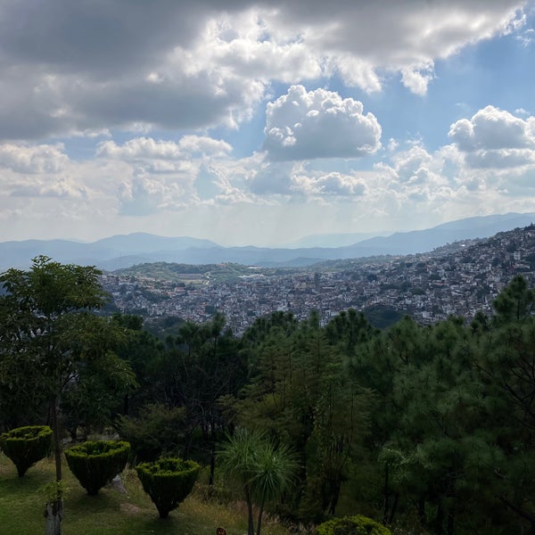 รูปภาพถ่ายที่ Hotel Montetaxco โดย Alexander &. เมื่อ 11/10/2023