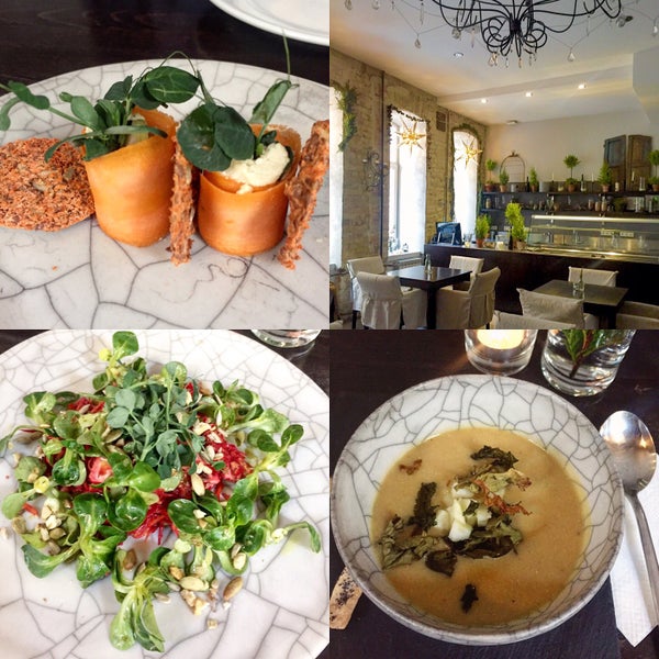 Vegetarian/vegan in modern rustic setting. The cashew hummus rolled in carrot strips were delicious. So were the winter salad with beets & nuts & the lentil soup. Raw chocolate dessert 😘😘😘