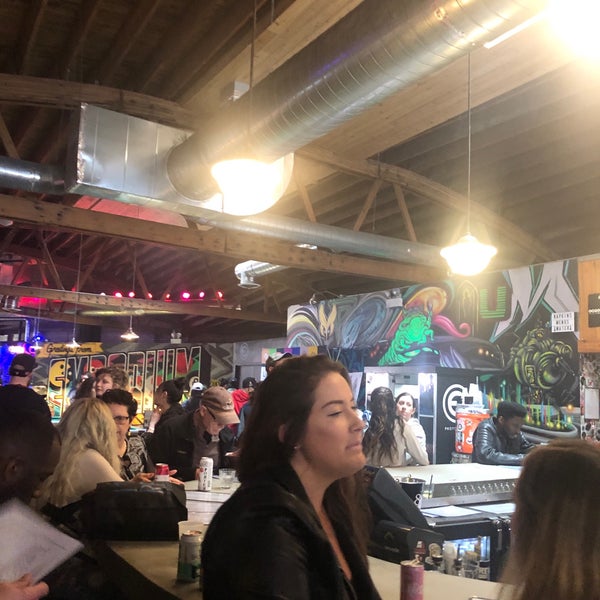 4/20/2019 tarihinde Lucille F.ziyaretçi tarafından Emporium Arcade Bar'de çekilen fotoğraf