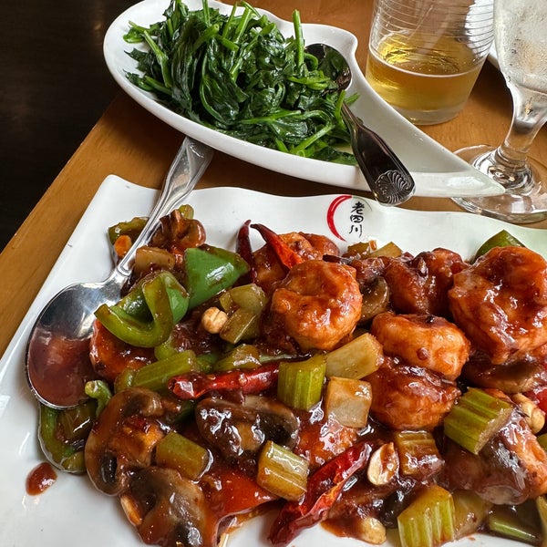 รูปภาพถ่ายที่ Lao Sze Chuan Restaurant - Downtown/Michigan Ave โดย Lucille F. เมื่อ 6/30/2023