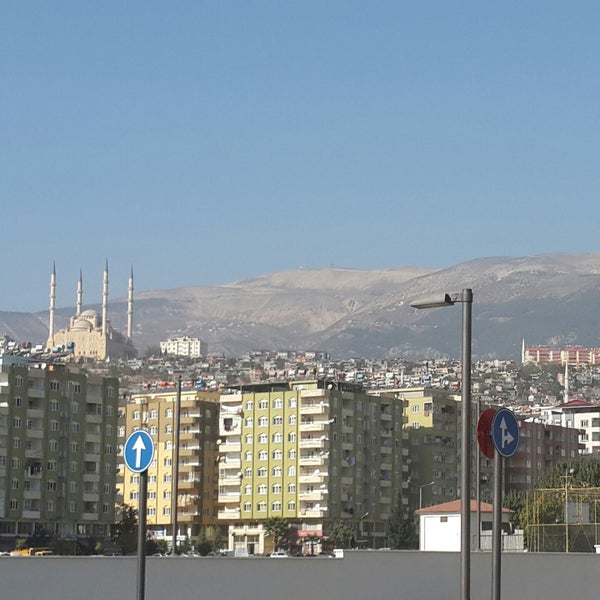 Photo taken at MediaMarkt by Ekrem Eroğlu on 11/10/2014