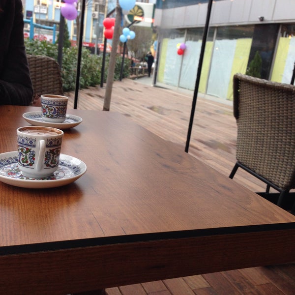 Foto tirada no(a) Grill Hane Cafe &amp; Restaurant por Güldem em 12/17/2014