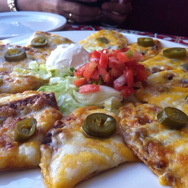 I cannot come here with getting the Classic Nachos. Those things are so delicious. My cheat food.