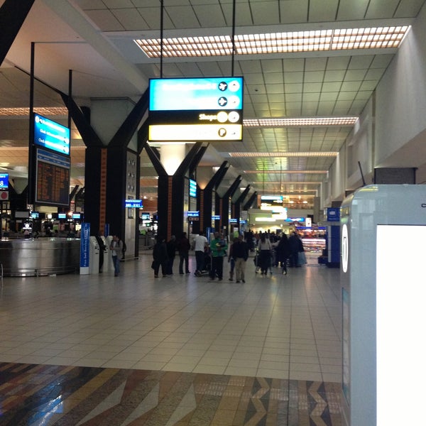 4/13/2013에 Lance F.님이 O.R. 탐보 국제공항 (JNB)에서 찍은 사진