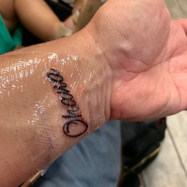 9/3/2019에 Charles S.님이 Skin Factory Tattoo Maui에서 찍은 사진