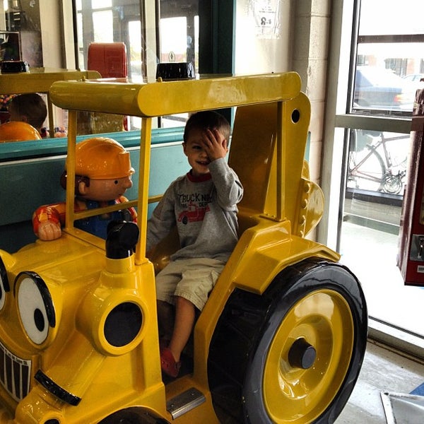 Photo taken at Toys"R"Us by Tim H. on 10/1/2012