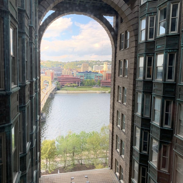 Photo taken at Renaissance Pittsburgh Hotel by Tim H. on 10/3/2019