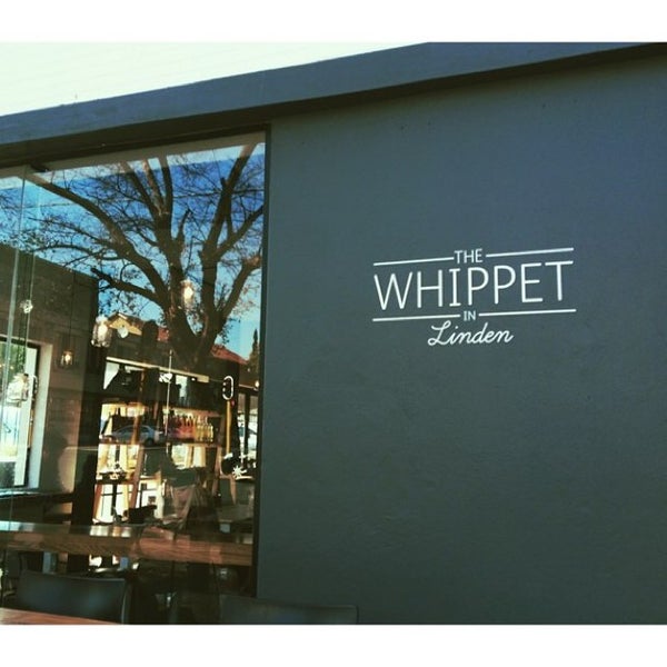 Foto tirada no(a) The Whippet In Linden por Kelly L. em 7/1/2014