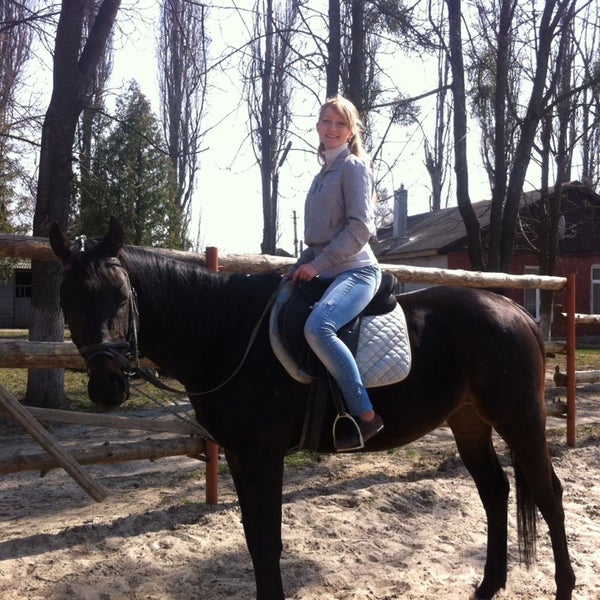Foto tomada en Конный клуб &quot;Lucky Horse&quot;  por Анна Л. el 5/1/2014