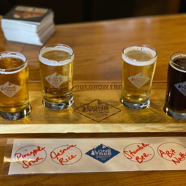 Foto tomada en Lone Tree Brewery Co.  por Kathleen M. el 8/16/2022