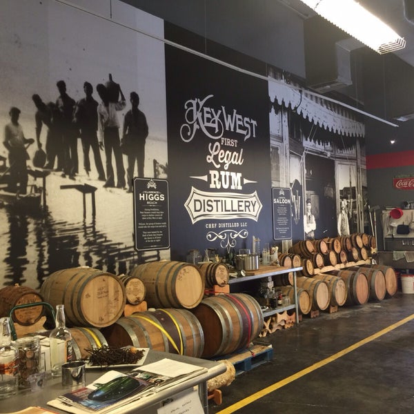 9/26/2015 tarihinde Marilu Z.ziyaretçi tarafından Key West First Legal Rum Distillery'de çekilen fotoğraf