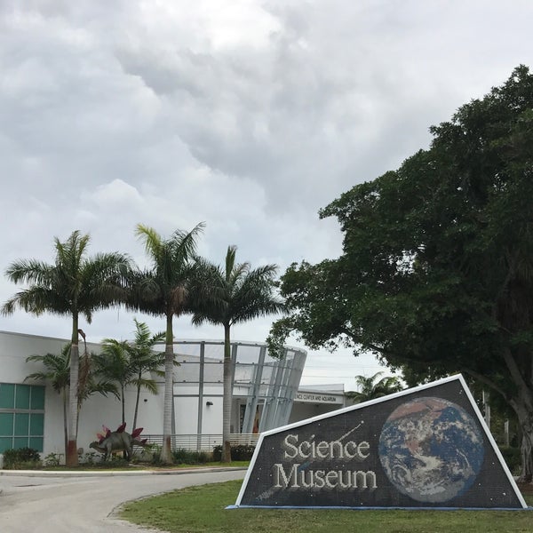 รูปภาพถ่ายที่ South Florida Science Center and Aquarium โดย Alyssa J. เมื่อ 3/31/2017