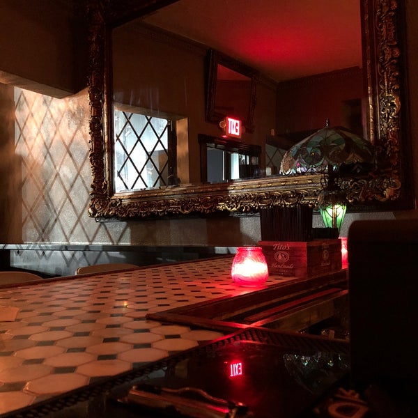 leon's lounge Lounge in Midtown