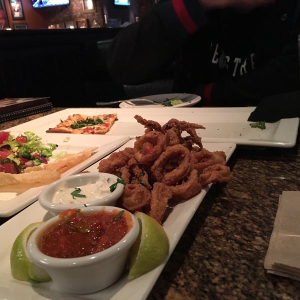 Photo taken at BJ&#39;s Restaurant &amp; Brewhouse by Rosally O. on 2/2/2016