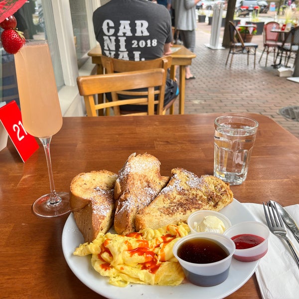 Gilbert's Main Street Bagel Deli Deli