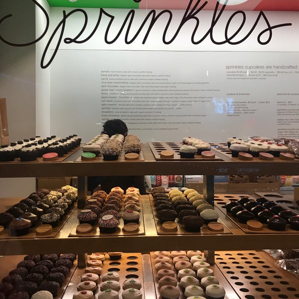 Foto diambil di Sprinkles Downtown Los Angeles oleh Malinda pada 11/20/2019