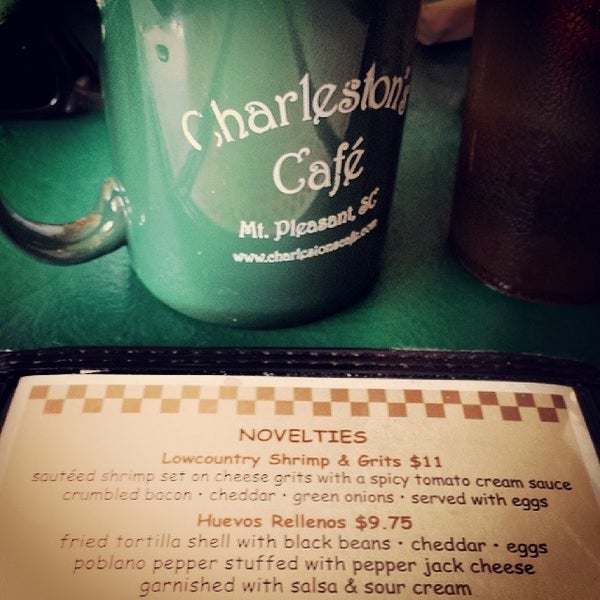 Снимок сделан в Charleston&#39;s Cafe пользователем Bill M. 4/27/2014