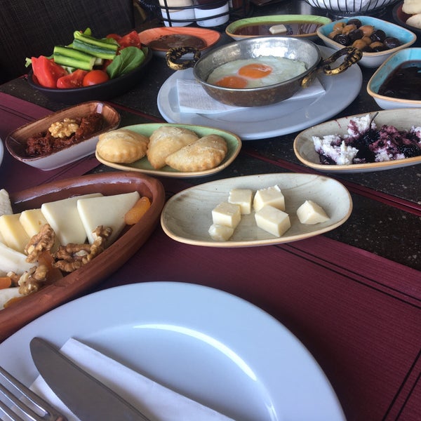 Photo taken at Mandolin Cafe by Özlem A. on 9/20/2020