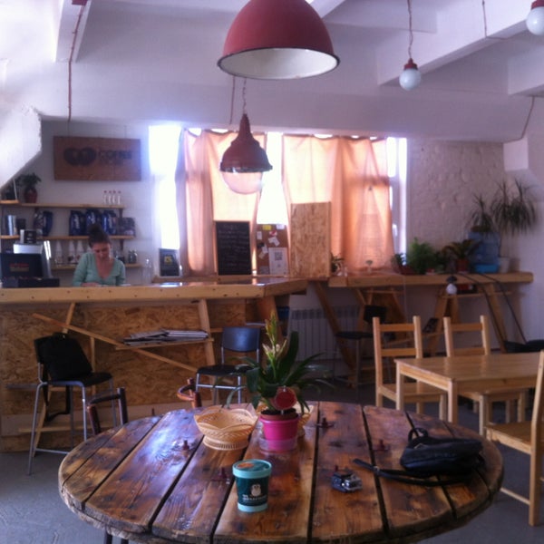 LOFT HOSTEL 102, Уфа, цены от 400 руб. с лаундж-зоной Свободные койко-места на 1