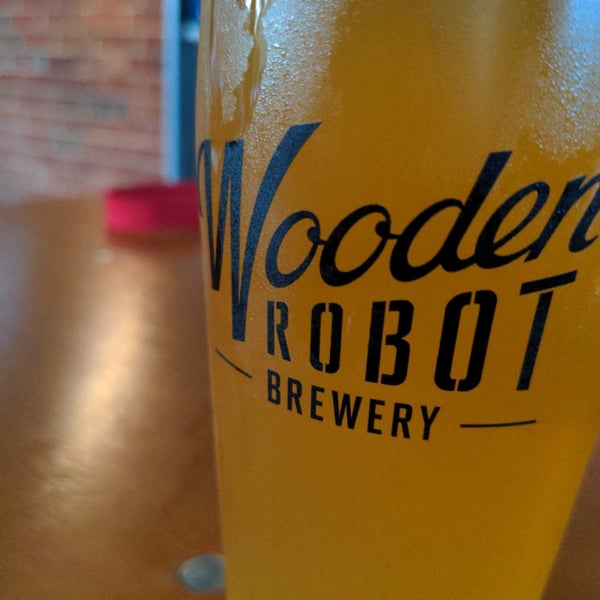 Photo taken at Wooden Robot Brewery by Jason Y. on 9/17/2021