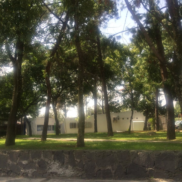 Foto tirada no(a) UNAM Facultad de Medicina Veterinaria y Zootecnia por Alma C. em 8/5/2015