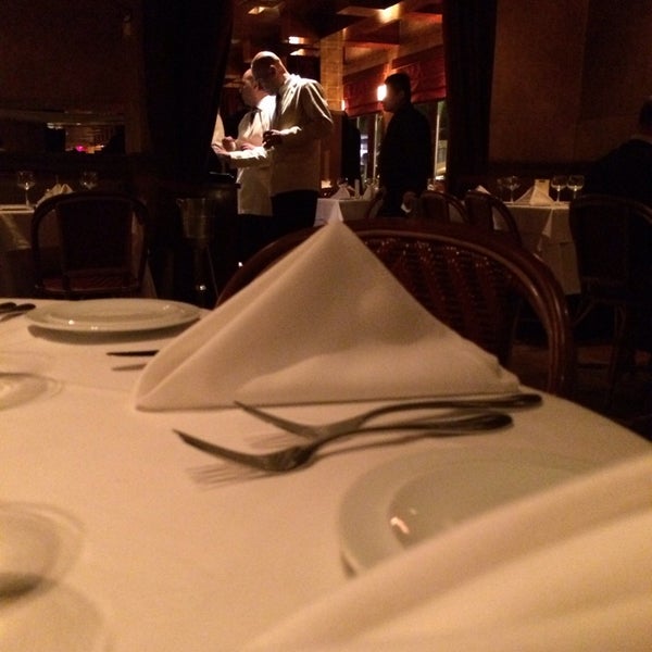 Foto tomada en Grissini Restaurant  por Richard G. el 11/16/2013