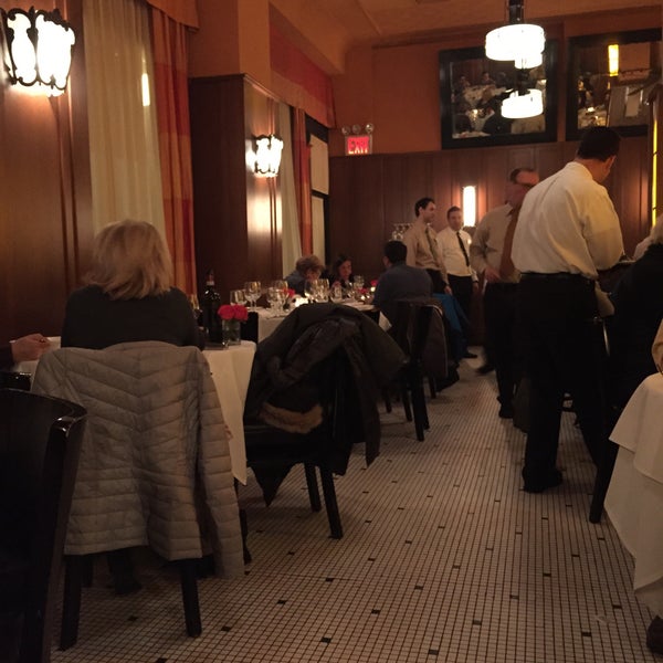 Foto diambil di Paola&#39;s Restaurant oleh Richard G. pada 1/11/2015