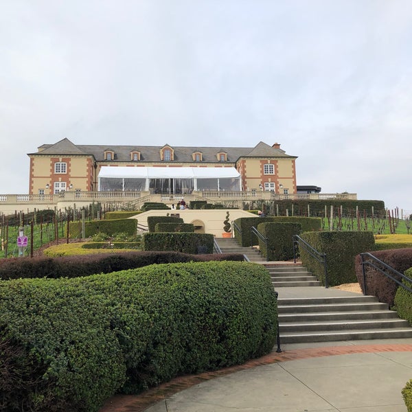 Photo taken at Domaine Carneros by Chen F. on 12/20/2021