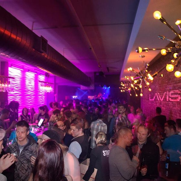 Das Foto wurde bei LAVISH Nightclub von LAVISH Nightclub am 9/2/2014 aufgenommen