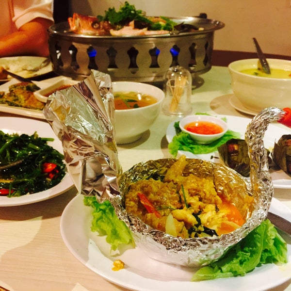 12/16/2014 tarihinde Kye Pinn L.ziyaretçi tarafından Chokdee Thai Cuisine'de çekilen fotoğraf