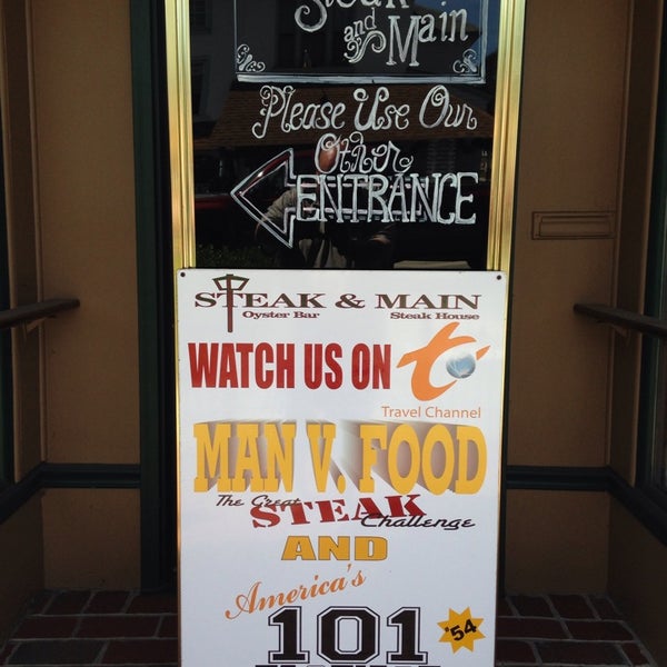 Photo taken at Steak &amp; Main by J.Carlos V. on 8/29/2014
