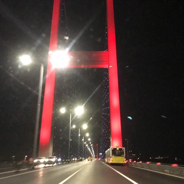 Photo prise au Boğaziçi Köprüsü par Dilara Ç. le10/11/2017