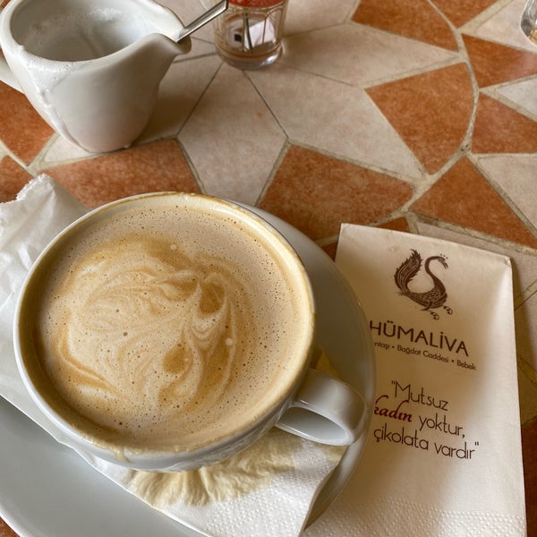 Foto tirada no(a) Hümaliva Çikolata &amp; Kahve por Dilara Ç. em 1/17/2022