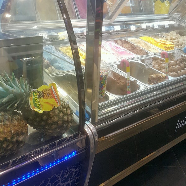 superstar rouge ananas